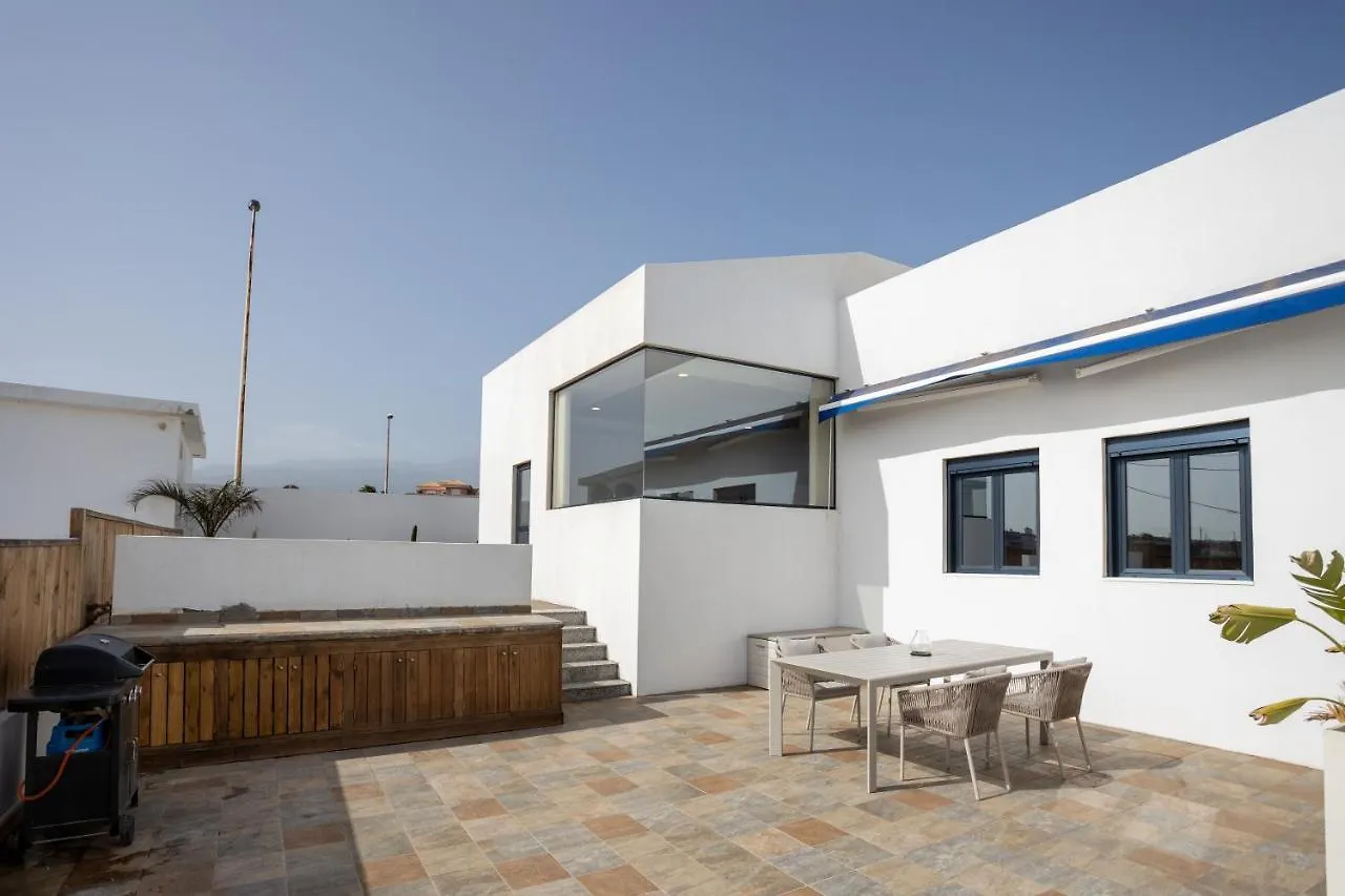 Villa Arizona - 3-Bedroom House By The Sea El Medano  El Medano (Tenerife)